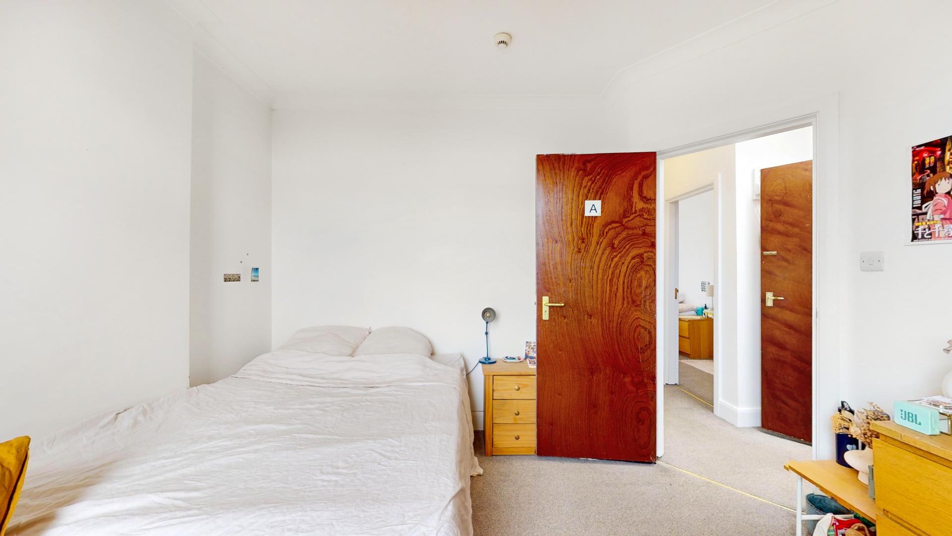 			3 Bedroom, 1 bath, 1 reception Flat			 Willesden Lane, Kilburn